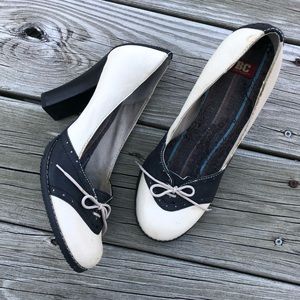 BC Footwear Bees Knees Saddle Shoe Pumps